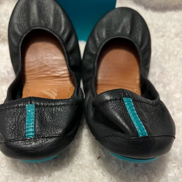 Tieks Matte Black Size 7 - Picture 3 of 4